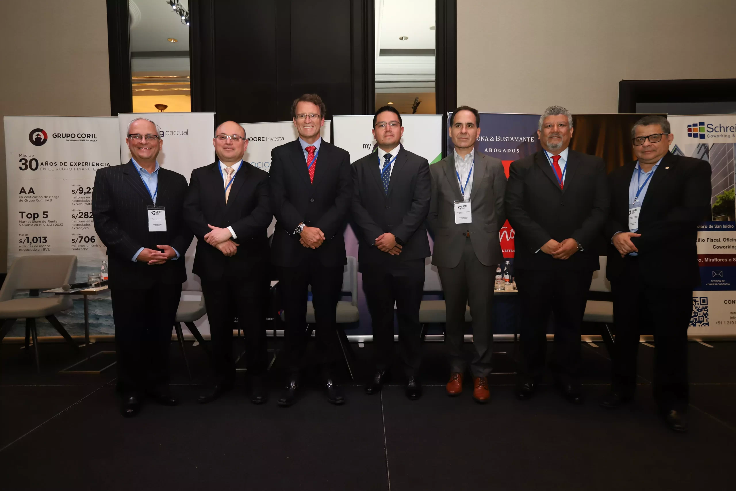 mesa-directiva-directores-apef